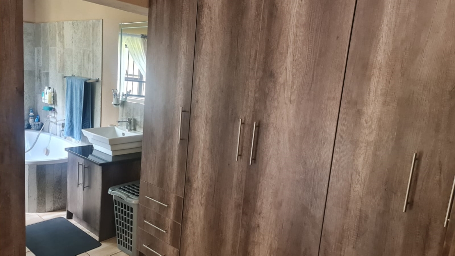 7 Bedroom Property for Sale in Cashan North West